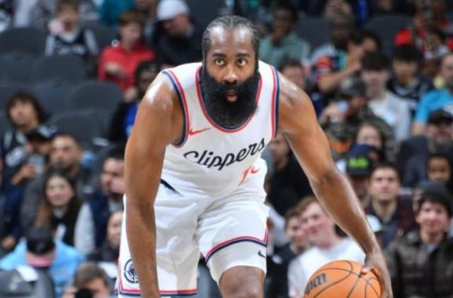 开云注册网址-顶级表现扛住快艇压力 今夏续约，哈登不会再让步