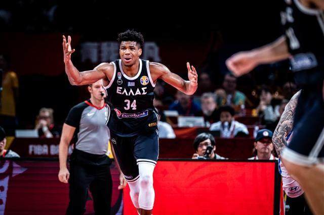 开云注册网址-热身赛20分钟砍31分 FIBA赛场的字母哥当刮目相看