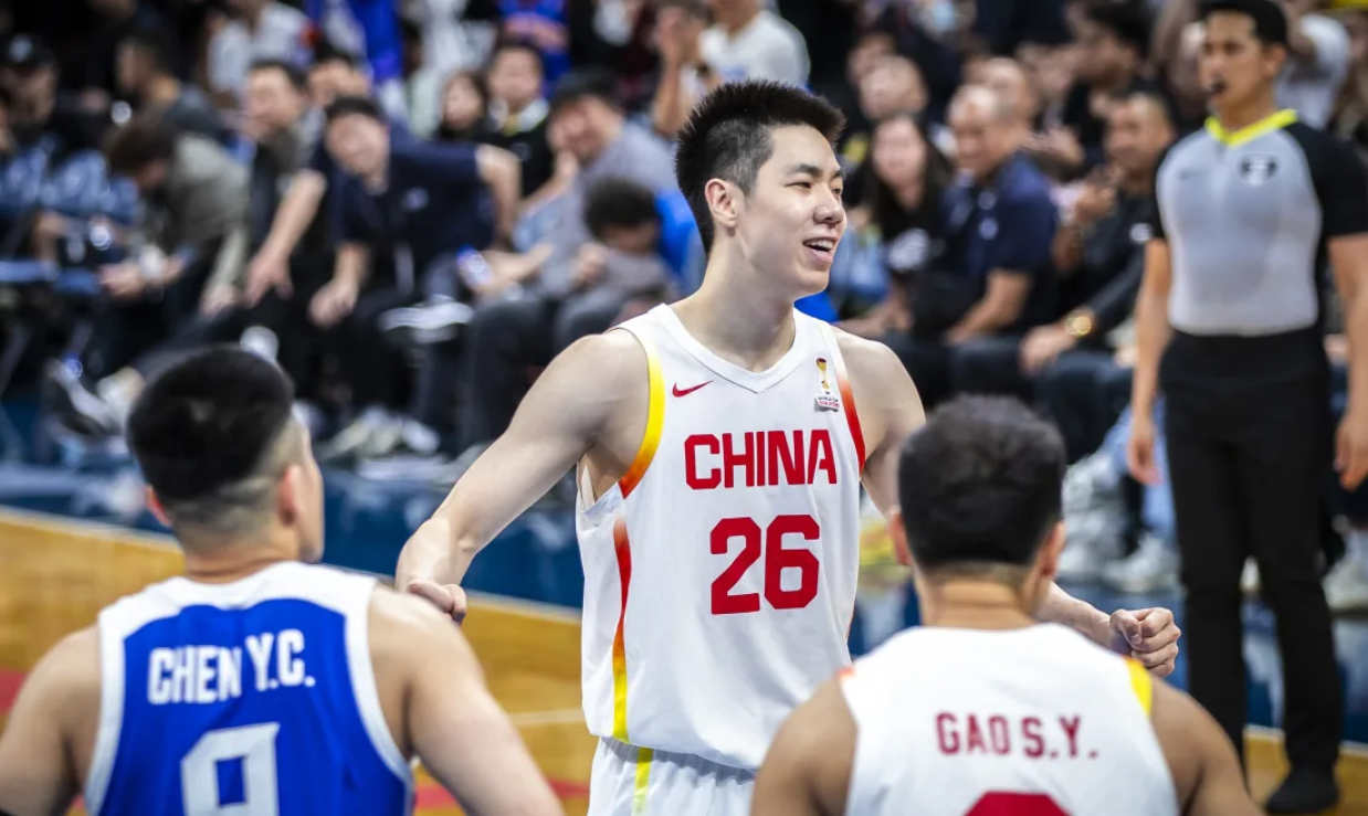 开云官网-朱俊龙伤情更新！没有大碍，2战轰25分13板4助，已成男篮最强锋线